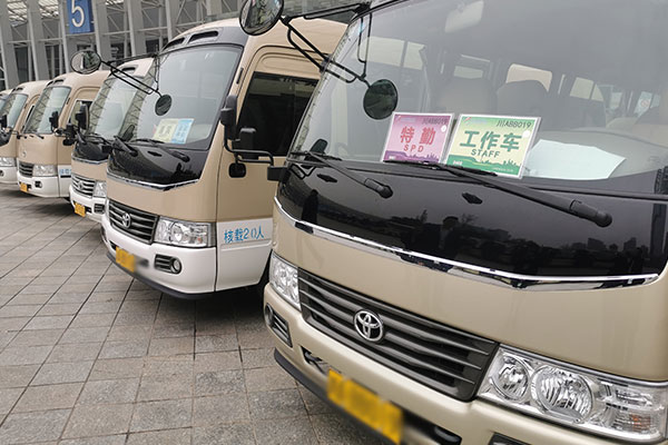 成都包中巴車考斯特費用