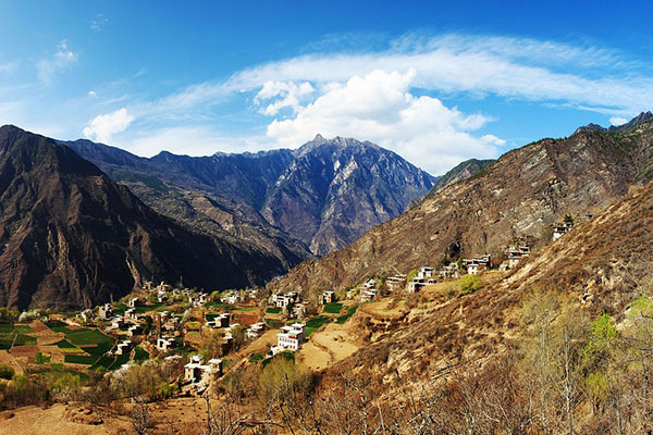 從成都包車(chē)去川西旅游多少錢(qián)