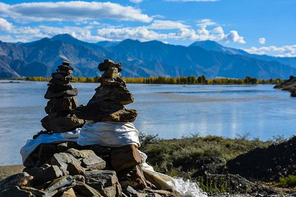 川藏線(xiàn)旅游要多少錢(qián)、川藏線(xiàn)旅游線(xiàn)路報(bào)價(jià)、318川藏線(xiàn)自駕游多少錢(qián)？