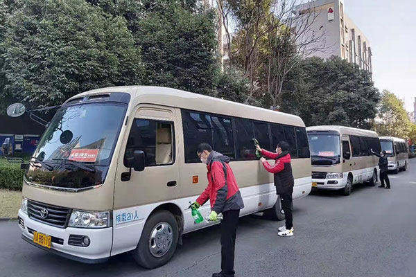 成都旅游包車考斯特小巴