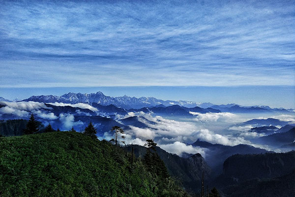 五一四川租車旅游哪里好玩 達古冰山夏天“凍”起來