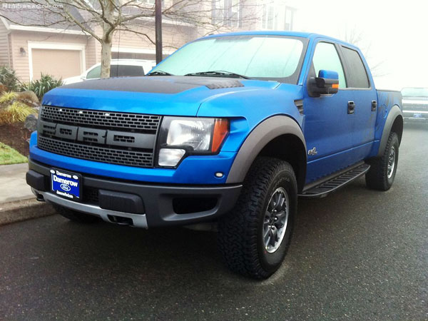 成都租猛禽f150皮卡車費用多少錢一天？